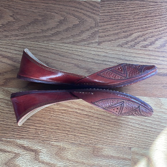 Handmade Leather Flats - Picture 2 of 7